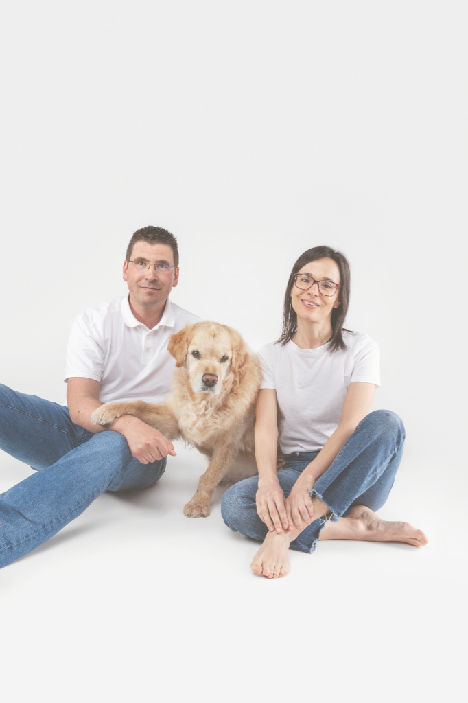 Raúl y Regina con su perro